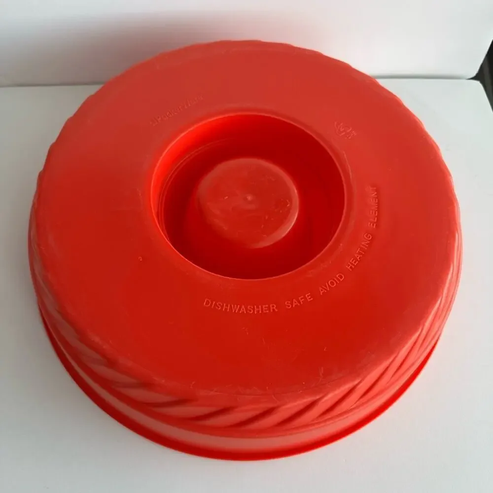 Packerware portable chip and dip container with lid